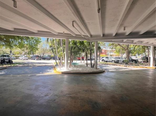 6900 Bay Dr 7D, Miami Beach FL 33141