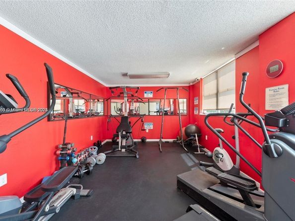 6900 Bay Dr 7D, Miami Beach FL 33141