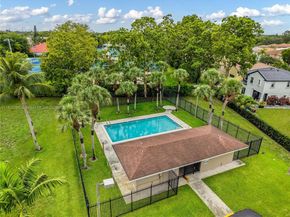 4167 Forest Hill Dr, Cooper City FL 33026