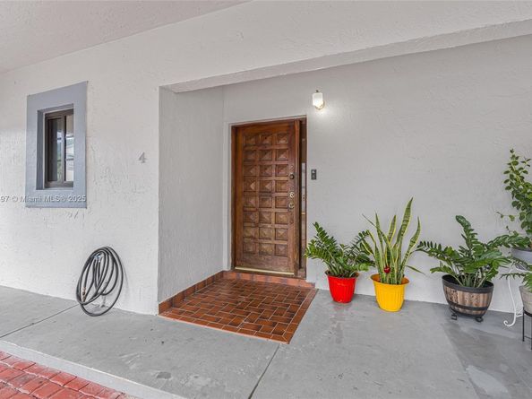 1555 SW 122nd Ave 14, Miami FL 33184
