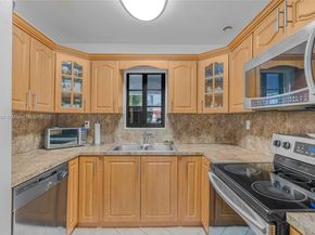 1555 SW 122nd Ave 14, Miami FL 33184