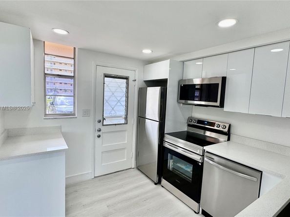 2999 Point East Dr C101, Aventura FL 33160