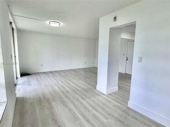 2999 Point East Dr C101, Aventura FL 33160
