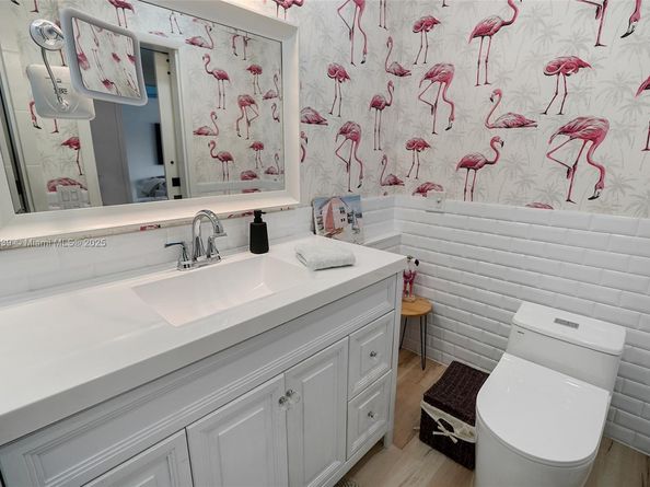 1201 S Riverside Dr 301, Pompano Beach FL 33062