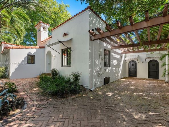 2530 Andros Ave, Miami FL 33133