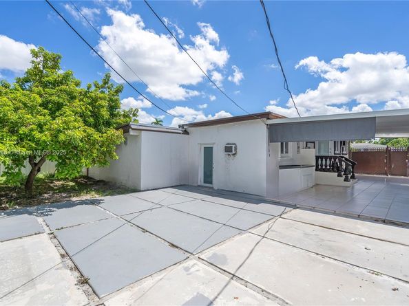 171 W 64th St, Hialeah FL 33012