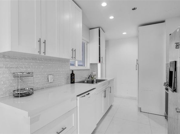 171 W 64th St, Hialeah FL 33012
