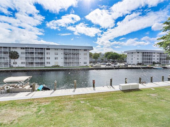 3600 NE 170th St 211, North Miami Beach FL 33160