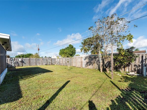 9331 NW 24th Pl, Sunrise FL 33322