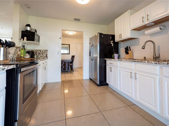 9331 NW 24th Pl, Sunrise FL 33322