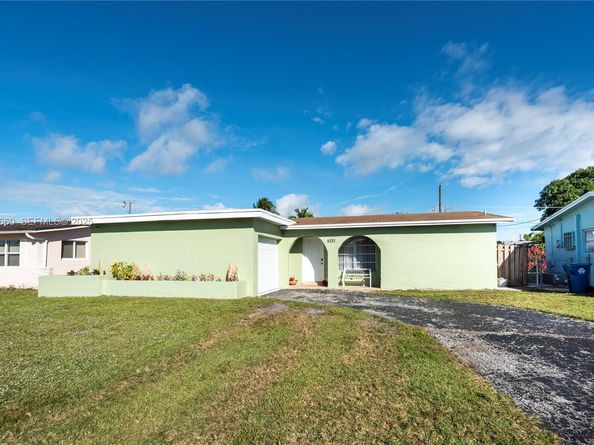 9331 NW 24th Pl, Sunrise FL 33322