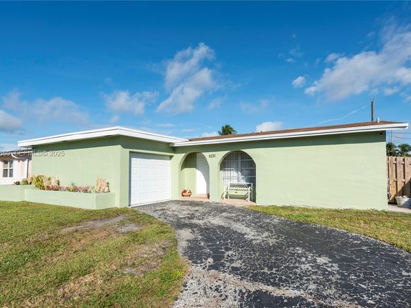 9331 NW 24th Pl, Sunrise FL 33322