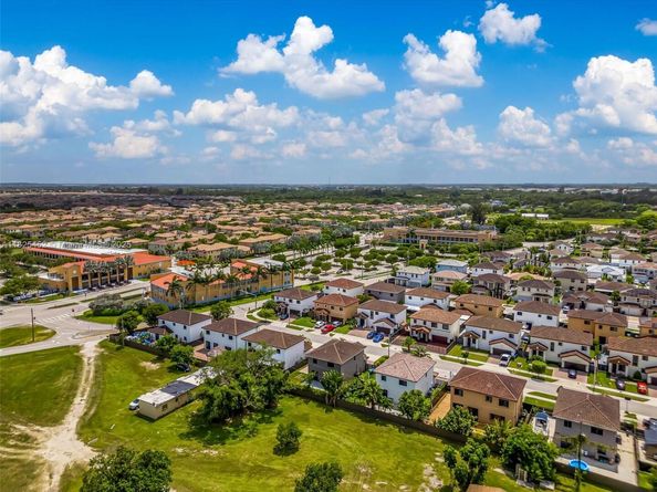 23061 SW 114th Path, Miami FL 33170