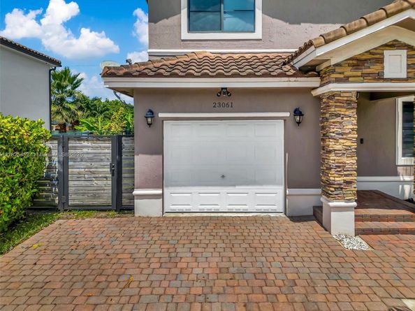 23061 SW 114th Path, Miami FL 33170