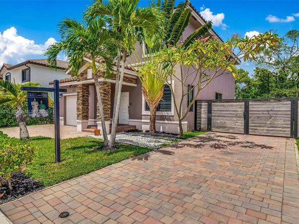 23061 SW 114th Path, Miami FL 33170
