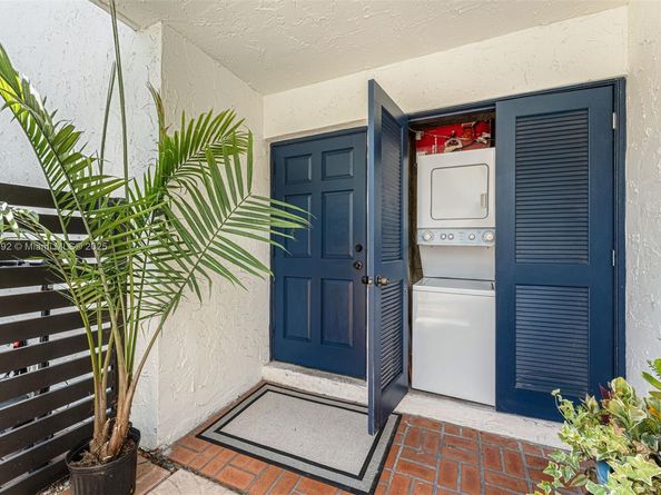 3218 W Trade Ave III3, Miami FL 33133