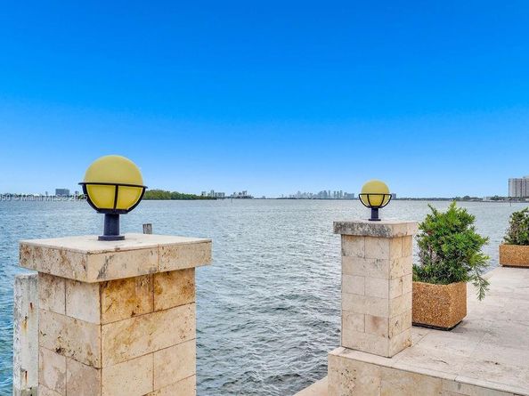 1990 NE 119TH Rd, North Miami FL 33181