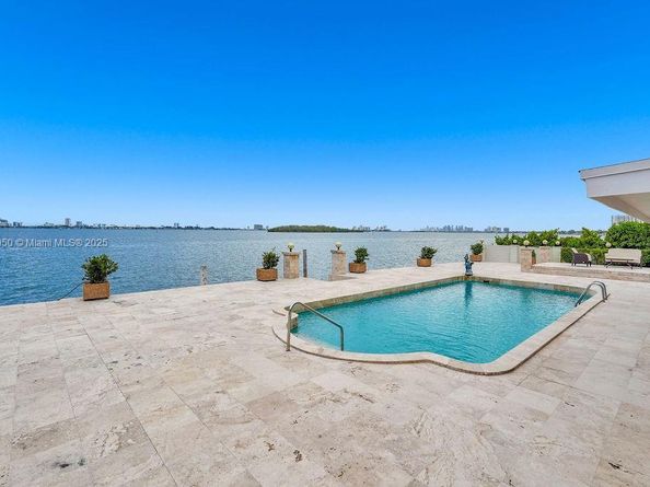 1990 NE 119TH Rd, North Miami FL 33181