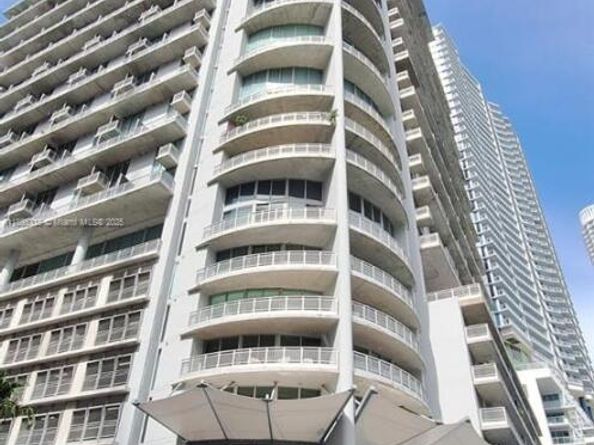 690 SW 1st Ct 2711, Miami FL 33130