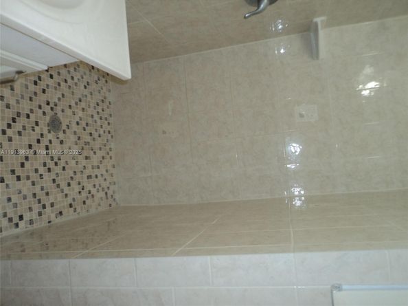 2611 Rodman St, Hollywood FL 33020