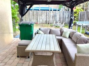 1889 SE 14th St, Homestead FL 33035