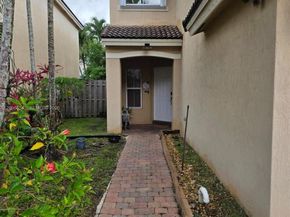 1889 SE 14th St, Homestead FL 33035