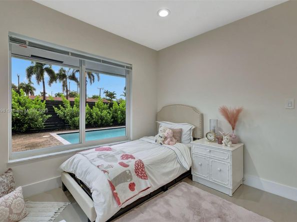 1801 NE 54th St, Fort Lauderdale FL 33308
