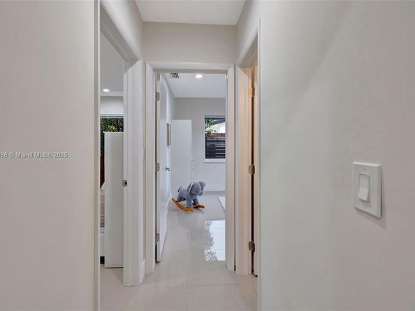 1801 NE 54th St, Fort Lauderdale FL 33308
