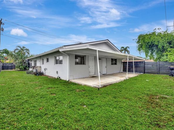 1801 NE 54th St, Fort Lauderdale FL 33308