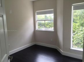 2700 NE 184th Ter 126, Aventura FL 33160