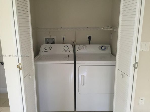 2700 NE 184th Ter 126, Aventura FL 33160