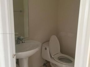 2700 NE 184th Ter 126, Aventura FL 33160