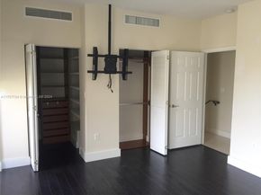 2700 NE 184th Ter 126, Aventura FL 33160