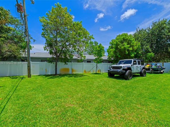 335 NW 15th St, Pompano Beach FL 33060