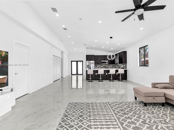 335 NW 15th St, Pompano Beach FL 33060