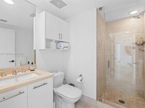 6801 Collins 1215, Miami Beach FL 33141
