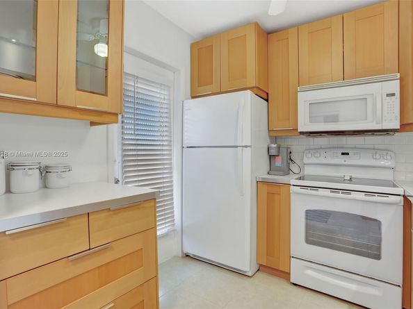 4421 NW 16th St G110, Lauderhill FL 33313