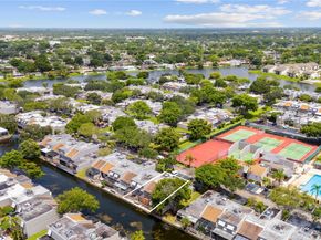 11248 NW 15th Ct, Pembroke Pines FL 33026