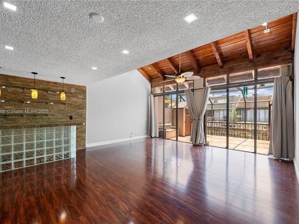 11248 NW 15th Ct, Pembroke Pines FL 33026