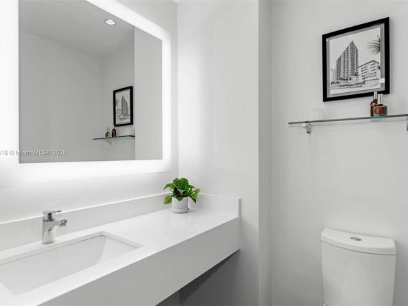 888 Brickell Key Dr 2606, Miami FL 33131