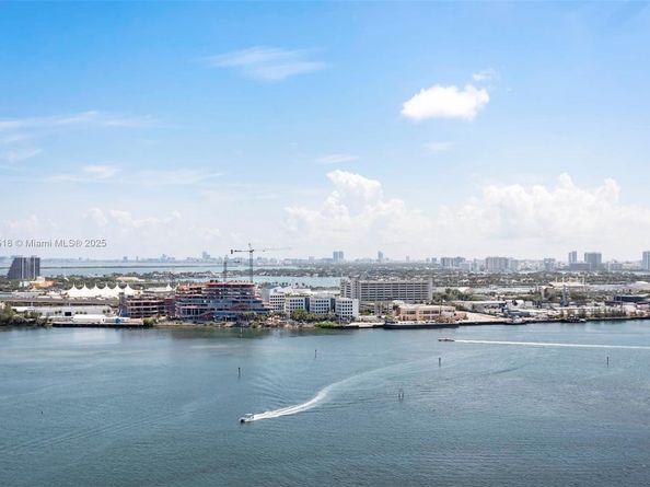 888 Brickell Key Dr 2606, Miami FL 33131