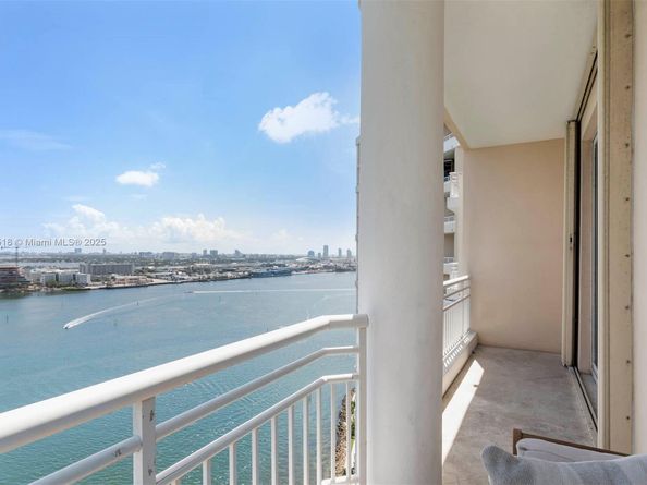 888 Brickell Key Dr 2606, Miami FL 33131