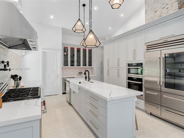 431 W Rivo Alto Dr, Miami Beach FL 33139
