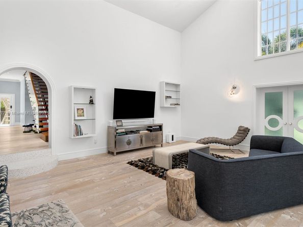 431 W Rivo Alto Dr, Miami Beach FL 33139