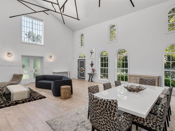 431 W Rivo Alto Dr, Miami Beach FL 33139