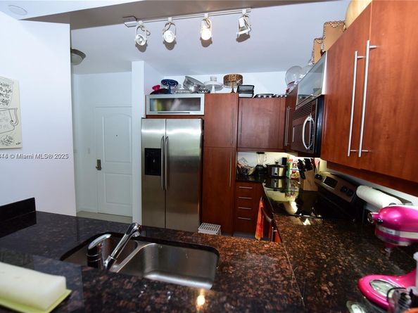 7355 SW 89th St 622N, Miami FL 33156