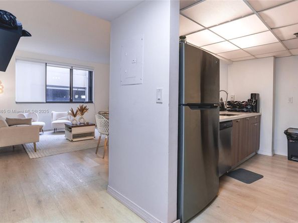 540 Brickell Key Dr 202, Miami FL 33131