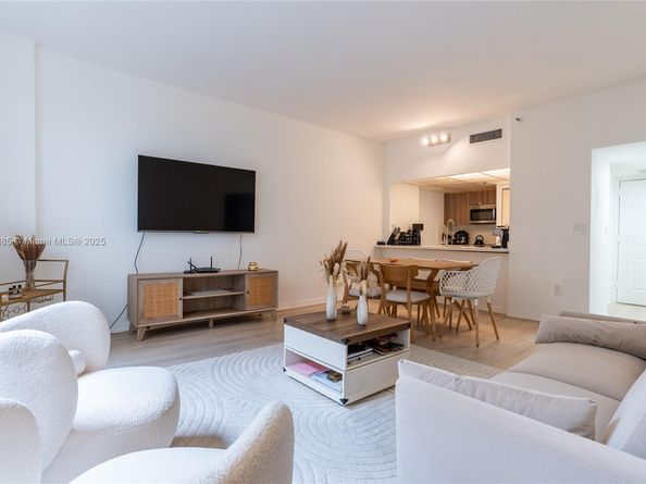 540 Brickell Key Dr 202, Miami FL 33131