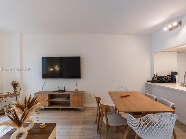 540 Brickell Key Dr 202, Miami FL 33131
