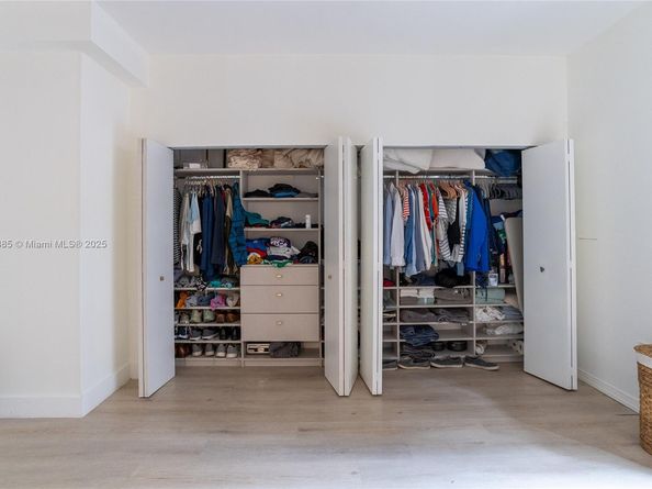 540 Brickell Key Dr 202, Miami FL 33131